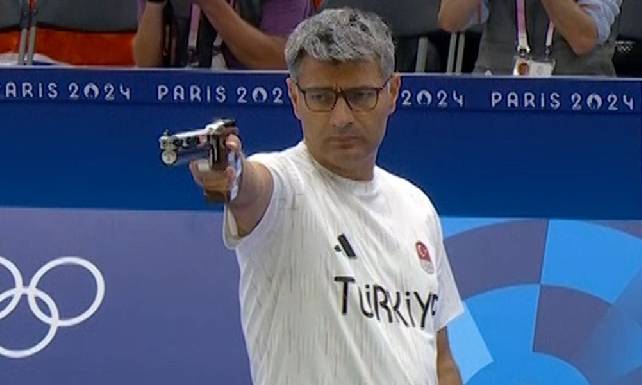 Yusuf Dikec participating in the Shooting event at the Paris 2024 Olympics